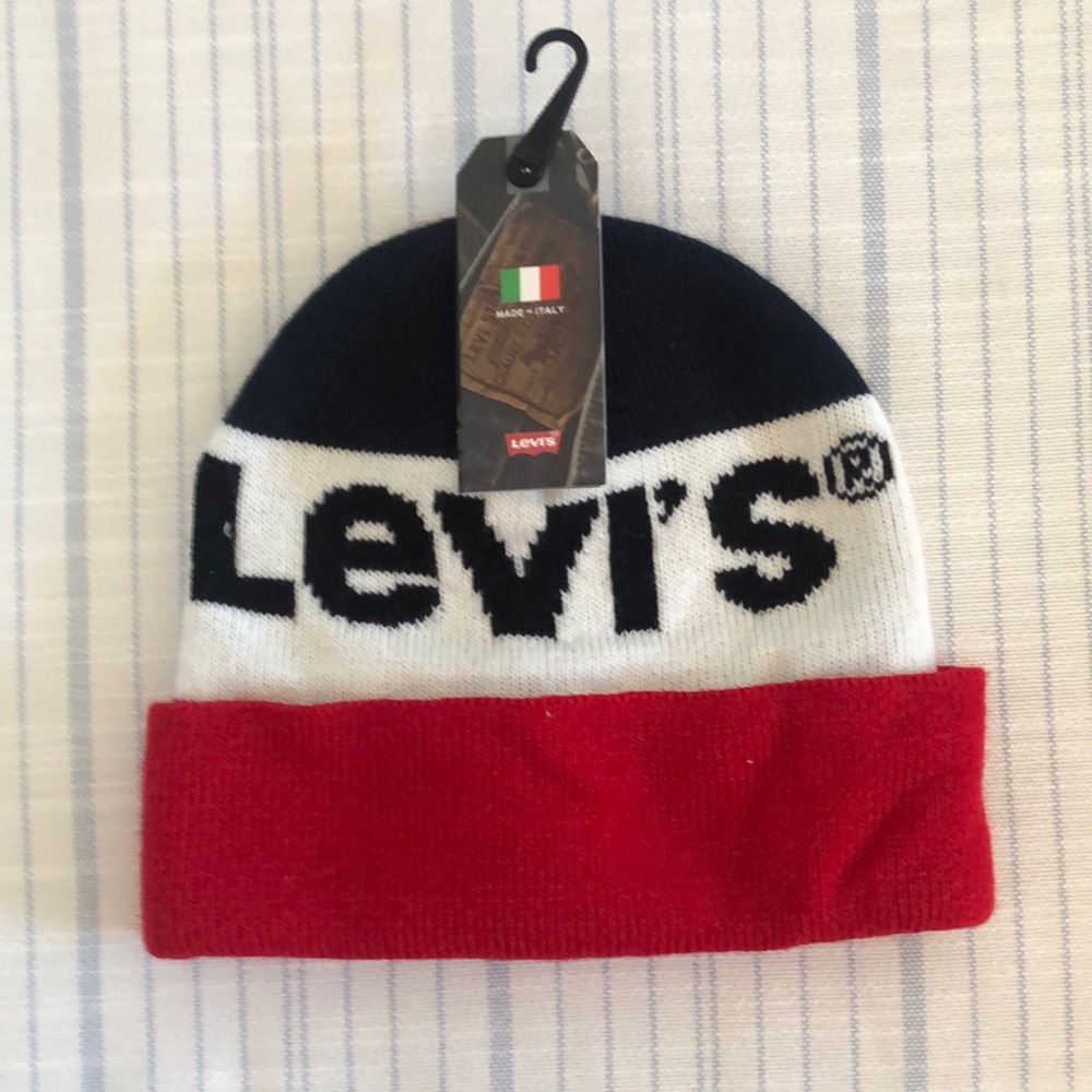 Levi’s Beanie w/tags